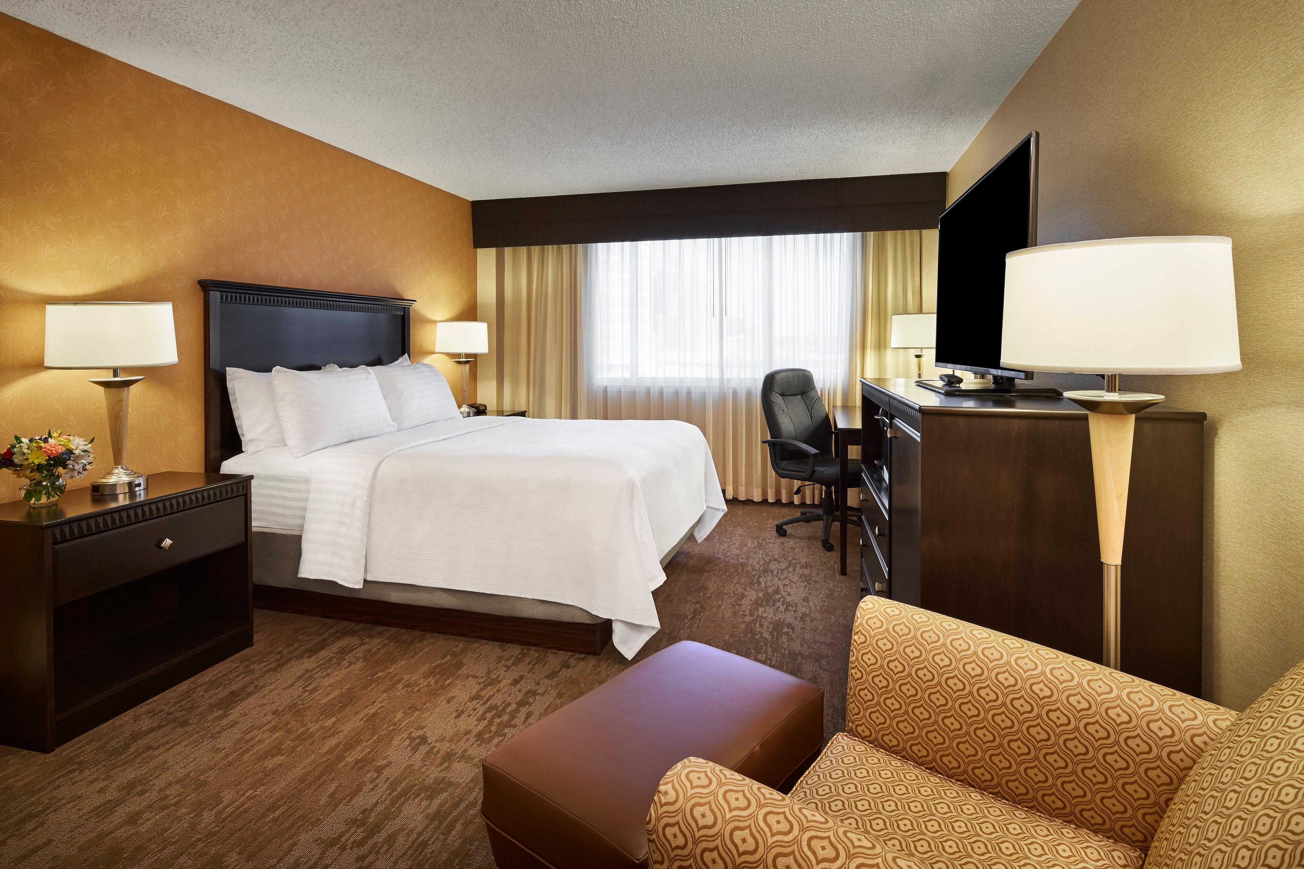Holiday Inn Alexandria At Carlyle By Ihg Экстерьер фото